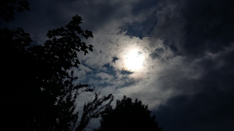 #WitchyWednesday June morning sky Summer nature photo full moon by SpookyMrsGreen.com mindful parenting and modern pagan lifestyle blog.