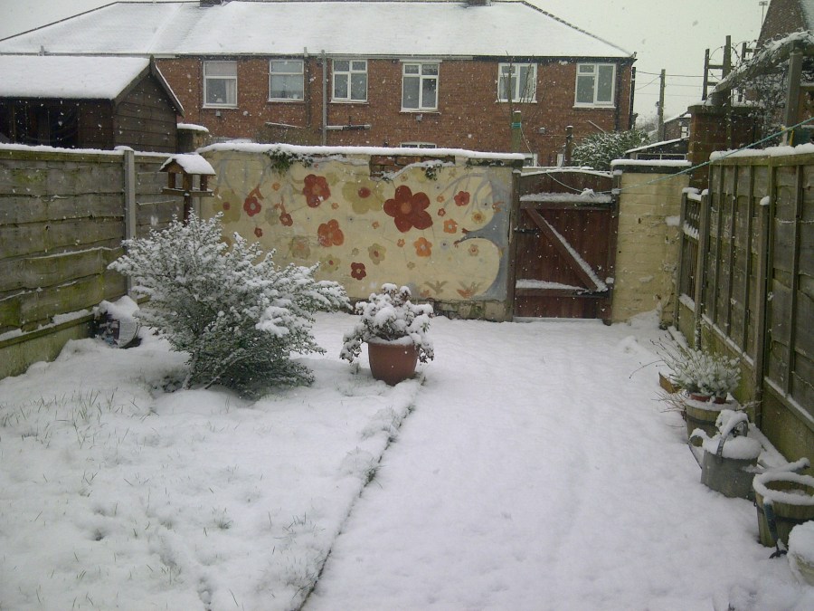 #MummyMonday Our Garden Covered with Snow with SpookyMrsGreen.com mindful parenting and modern pagan lifestyle blog.