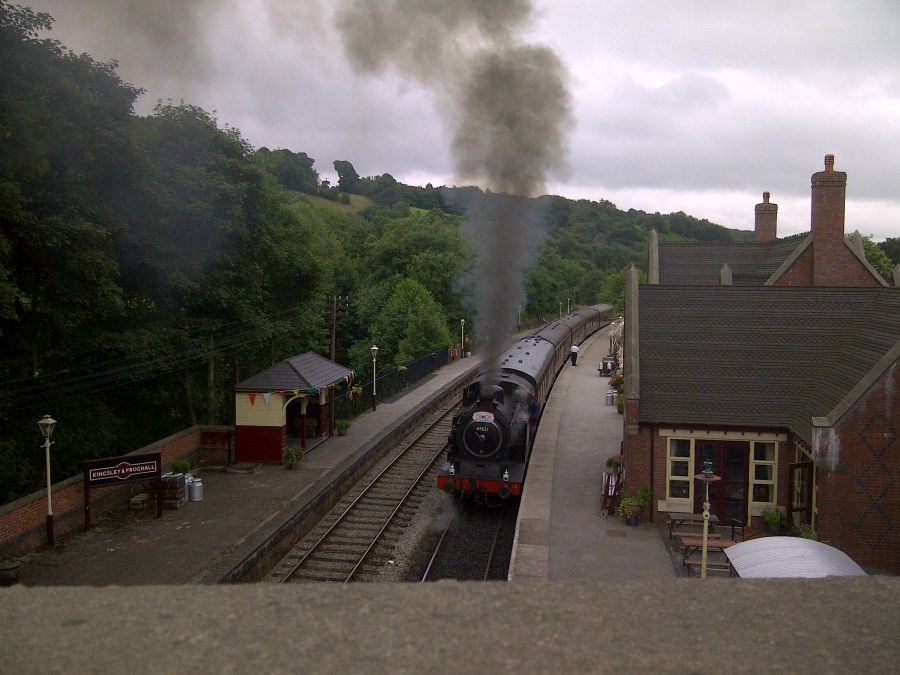 #MummyMonday Family Fun Day on the Peppa Pig Train at Churnet Valley Railway in Staffordshire with SpookyMrsGreen.com mindful parenting and modern pagan lifestyle blog.