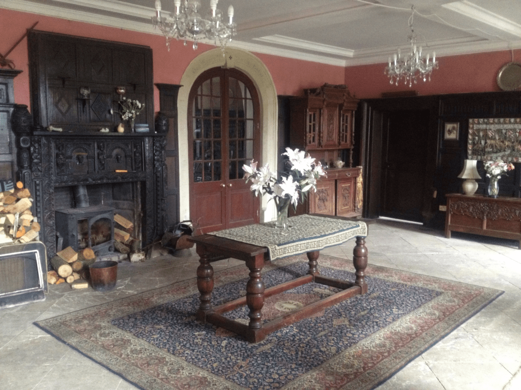 Ghost Hunter Diaries: Carnfield Hall Main Entrance Hall overnight ghost hunt with LGBT fantasy book writer Catherine Green of SpookyMrsGreen.com mindful parenting and modern pagan lifestyle blog.