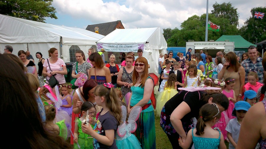 #WitchyWednesday SpookyMrsGreen at Middlewich Folk and Boat Festival copyright Catherine Green of SpookyMrsGreen.com mindful parenting and modern pagan lifestyle blog.