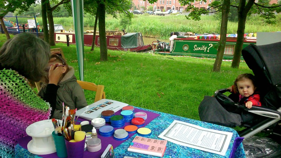 #MummyMonday Face painting at Middlewich Folk and Boat Festival copyright Catherine Green of SpookyMrsGreen.com mindful parenting and modern pagan lifestyle blog.