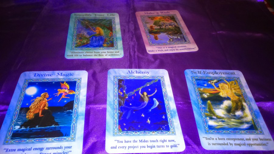 #TarotReading Mermaid Oracle Card Reading by professional Tarot reader Catherine Green of SpookyMrsGreen.com mindful parenting and modern pagan lifestyle blog.