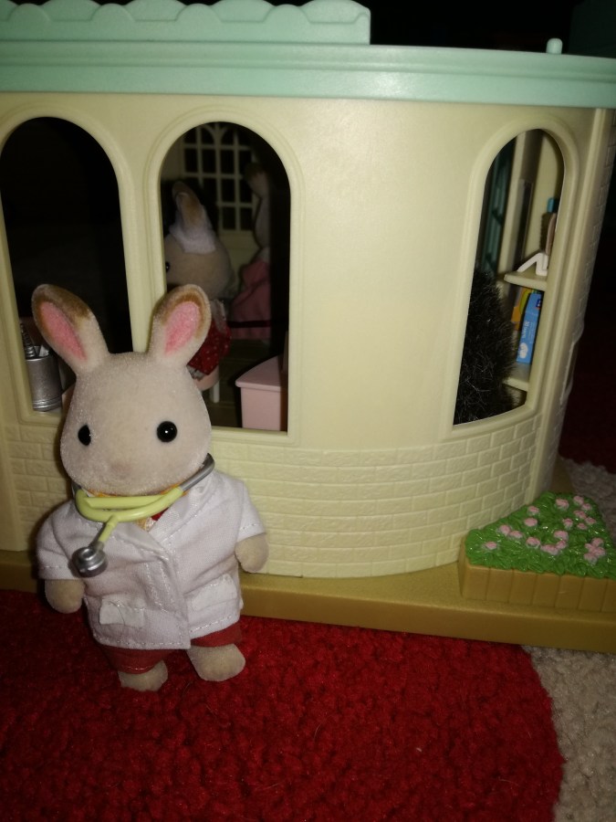 #ToyReview Sylvanian Families Country Clinic reviewed by SpookyMrsGreen.com mindful parenting and modern pagan lifestyle blog.