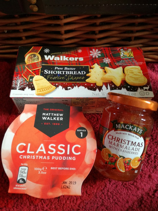 #ProductReview Prestige Hampers for Christmas Gifts reviewed by SpookyMrsGreen.com mindful parenting and modern pagan lifestyle blog.