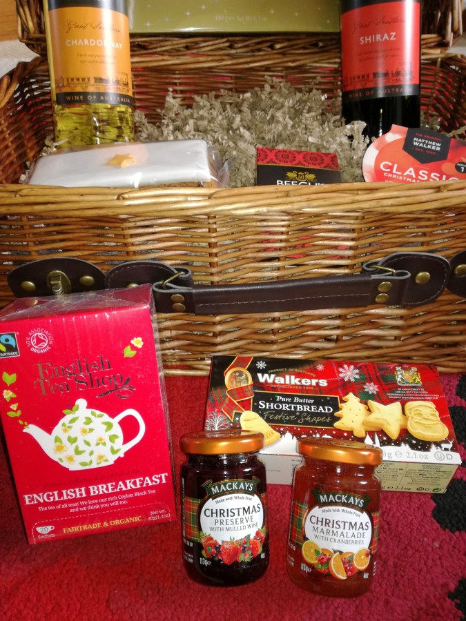 #ProductReview Prestige Hampers for Christmas Gifts reviewed by SpookyMrsGreen.com mindful parenting and modern pagan lifestyle blog.