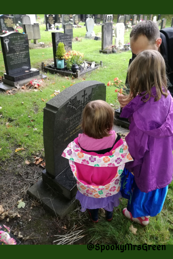 Remember Our Ancestors this Samhain article by SpookyMrsGreen.com pagan lifestyle blog.