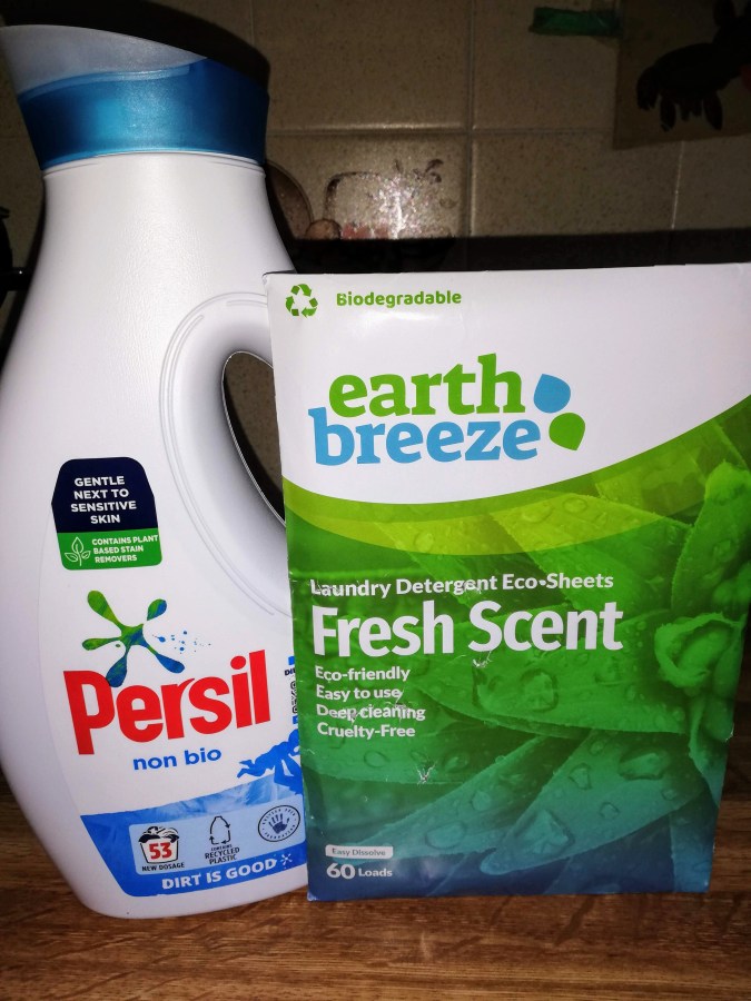 #ProductReview Earth Breeze Laundry Detergent Eco-Sheets by SpookyMrsGreen.com mindful parenting and modern pagan lifestyle blog.