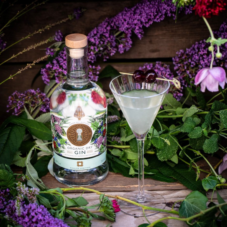 #FreeforallFriday Heritage Gin from English Heritage Shop affiliated with SpookyMrsGreen.com mindful parenting and modern pagan lifestyle blog.