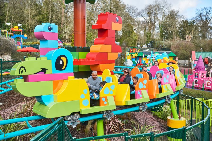 #MummyMonday LEGOLAND Windsor Resort holiday deals affiliated with SpookyMrsGreen.com mindful parenting and modern pagan lifestyle blog.
