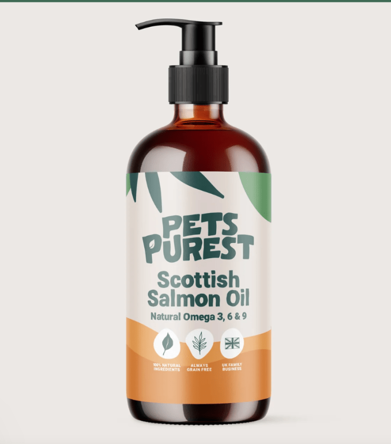 Image of Pets Purest Scottish Salmon Oil reviewed by LGBT fantasy book writer Catherine Green and her pets for SpookyMrsGreen.com mindful parenting and modern pagan lifestyle blog.